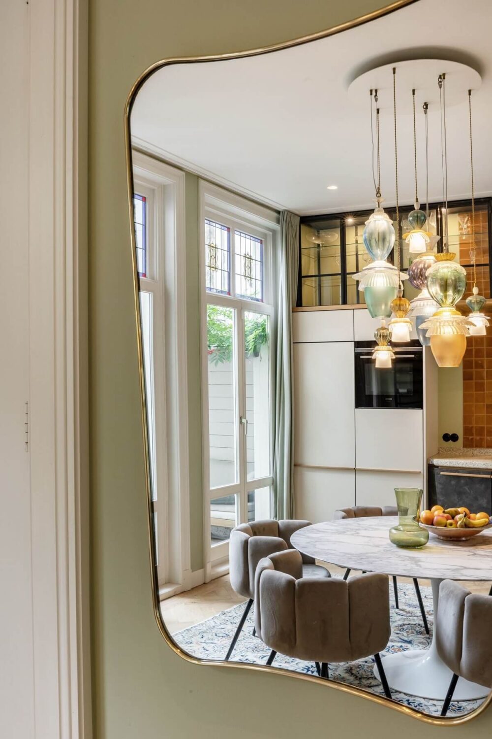 A Beautiful Renovated Duplex Apartment in Amsterdam 10 mirror detail