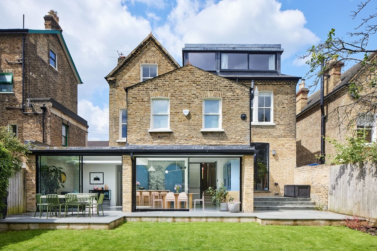 A London Family Home Decorated in Pastel Colors 28 modern glass A London Family Home Decorated in Pastel Colors