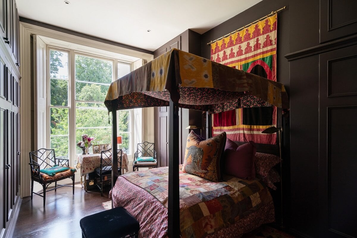 Best of 2024: Bedrooms 6 moody bedroom with colorful canopy bed nordroom