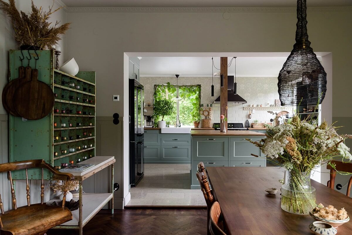 open plan dining room and kitchen