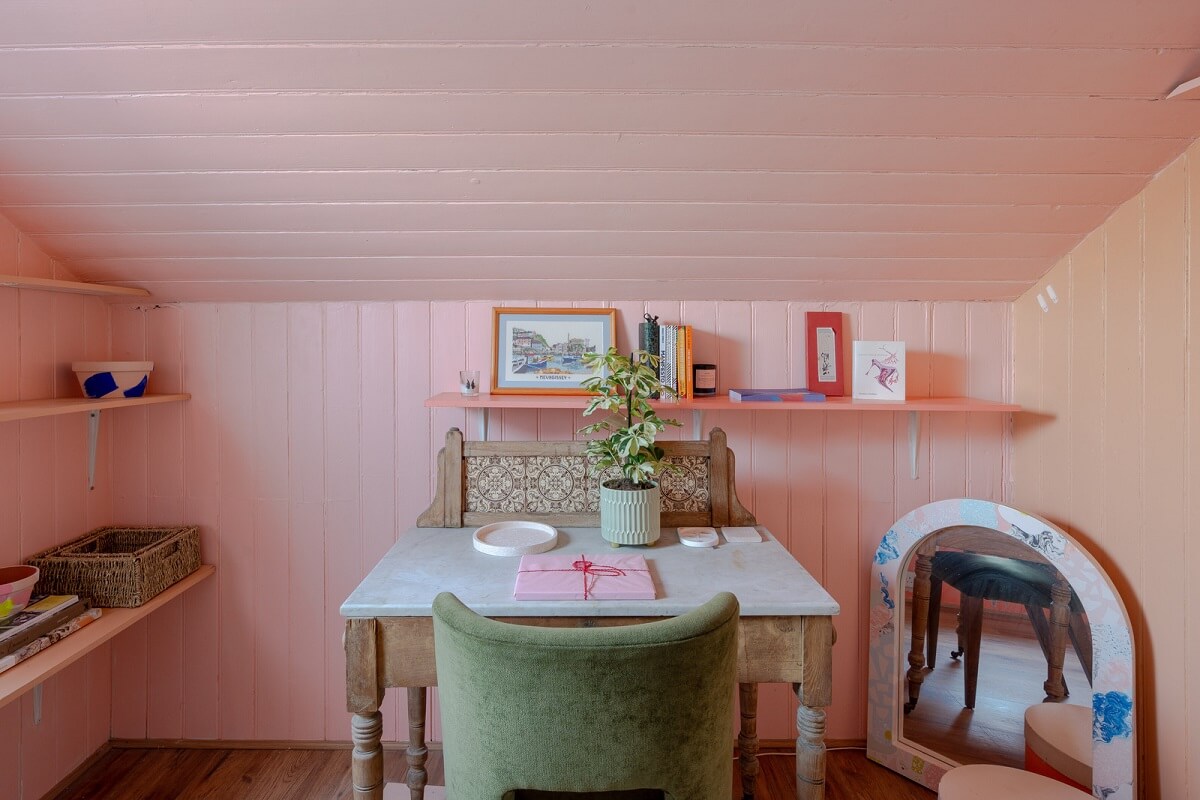 A London Apartment with a Turquoise and Pink Kitchen 12 pink attic room A London Apartment with a Turquoise and Pink Kitchen