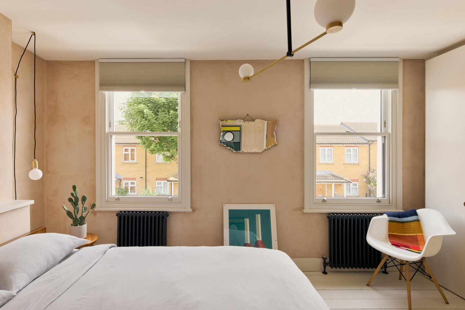 Douglas Fir and Natural Materials in a London Home 18 plaster pink bedroom