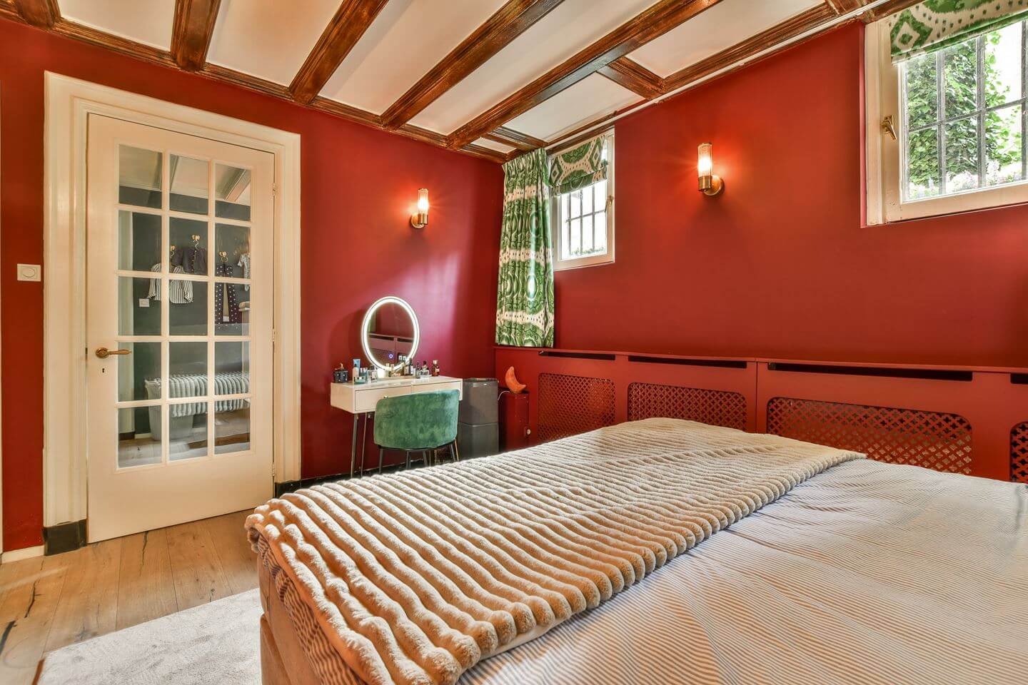 Cozy Country Style in an Amsterdam Family Townhouse 13 red bedroom vanity table