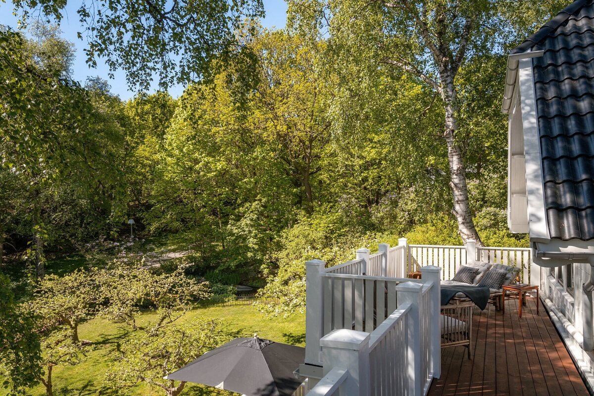A Luxurious Early 20th Century Villa in Sweden 18 roof terrace