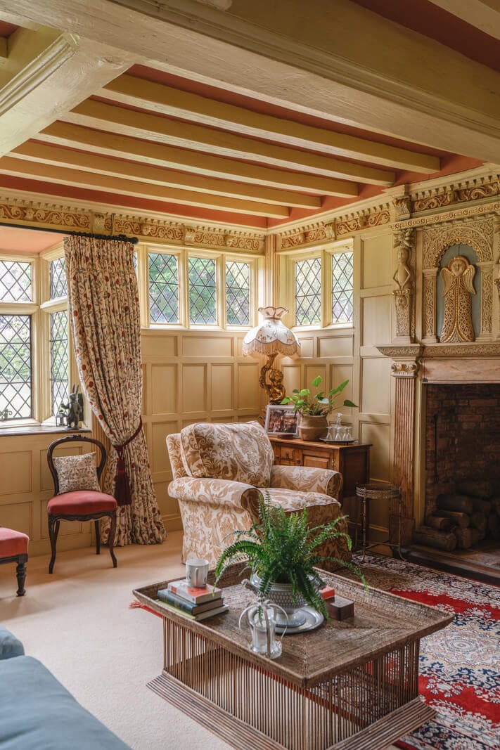 Magnificent Period Features in an English Tudor House 12 sitting room detail