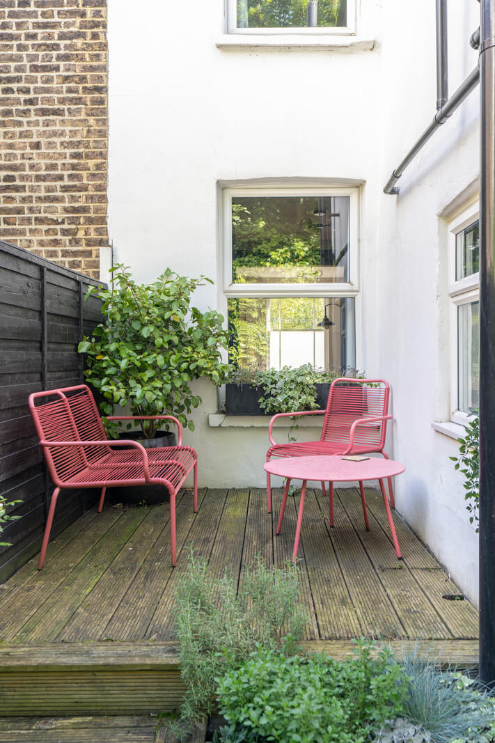Blue Tones in a Two-Bedroom Victorian Cottage 18 small patio garden Blue Tones in a Two-Bedroom Victorian Cottage