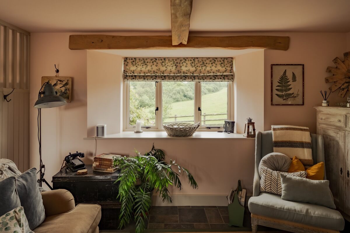 small window living room