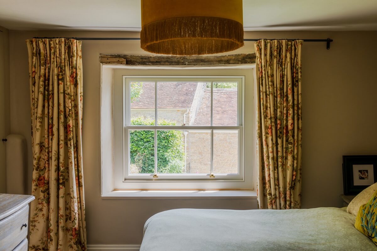A Charming English Cottage with Historic Details 13 a0OP3000002p4y5MAA N40 webres A Charming English Cottage with Historic Details