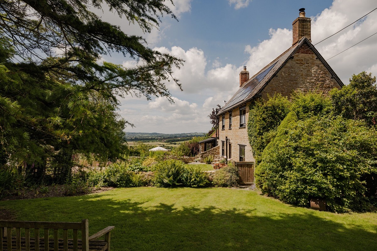 A Charming English Cottage with Historic Details 18 a0OP3000002p4y5MAA N72 webres A Charming English Cottage with Historic Details
