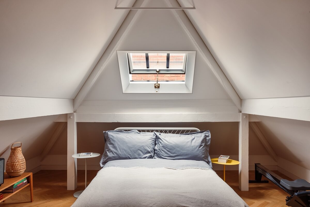 A London Duplex Apartment with a Purple Kitchen 15 attic bedroom