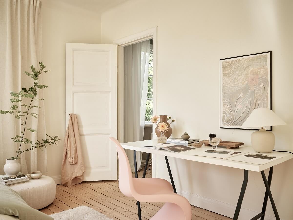 A Light Swedish Apartment with a Charming Kitchen 19 bedroom with workspace