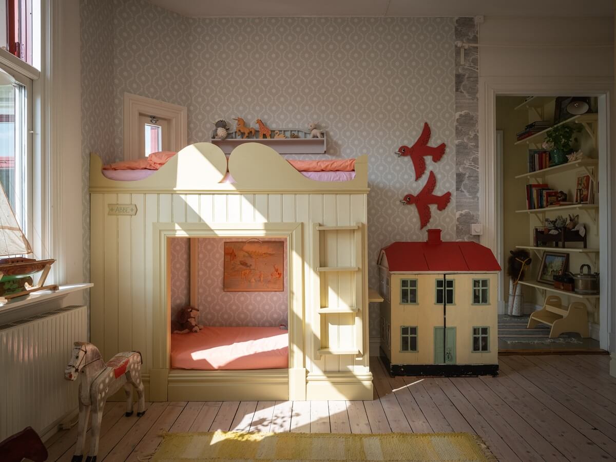 Charming Vintage Country Style in a Family Apartment in Sweden 28 childrens bedroom with custom bed