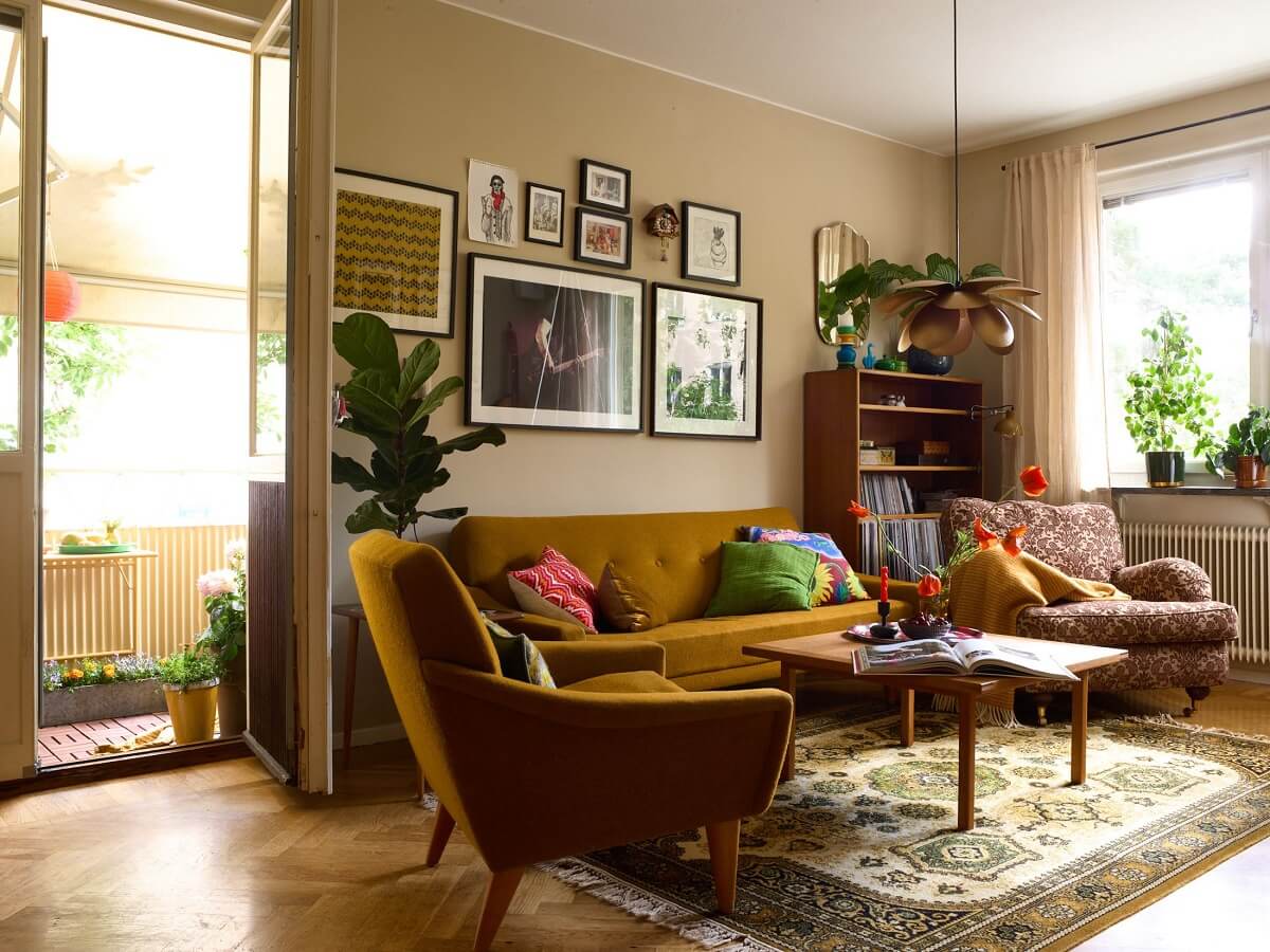 A Charming and Cozy Midcentury Family Apartment in Sweden 2 cozy vintage living room
