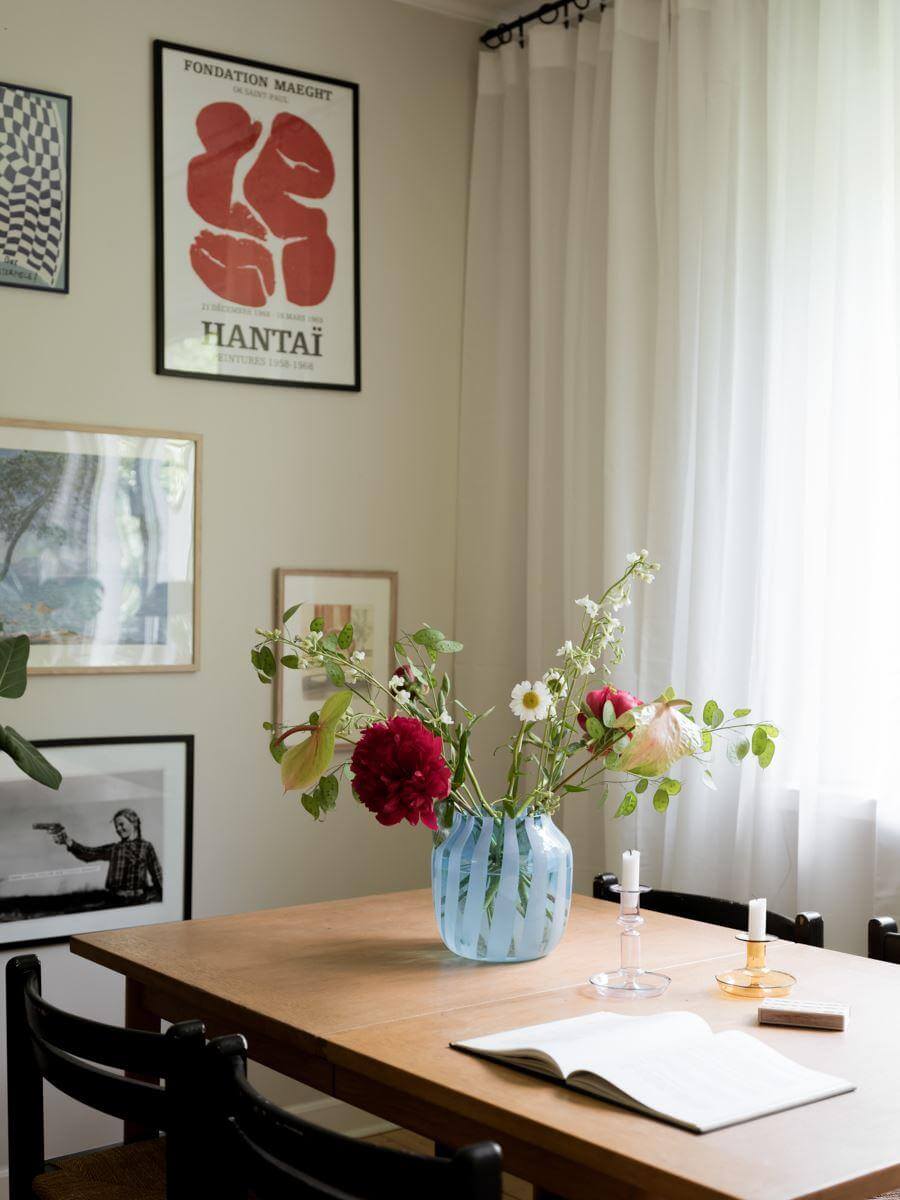 A Beautiful Renovated Maisonette Home with a Calm Color Palette 7 dining table detail