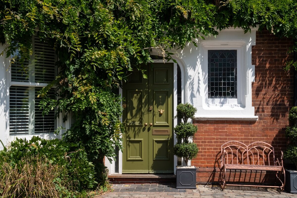 A Beautiful Edwardian House with Period Features 29 green ront door A Beautiful Edwardian House with Period Features