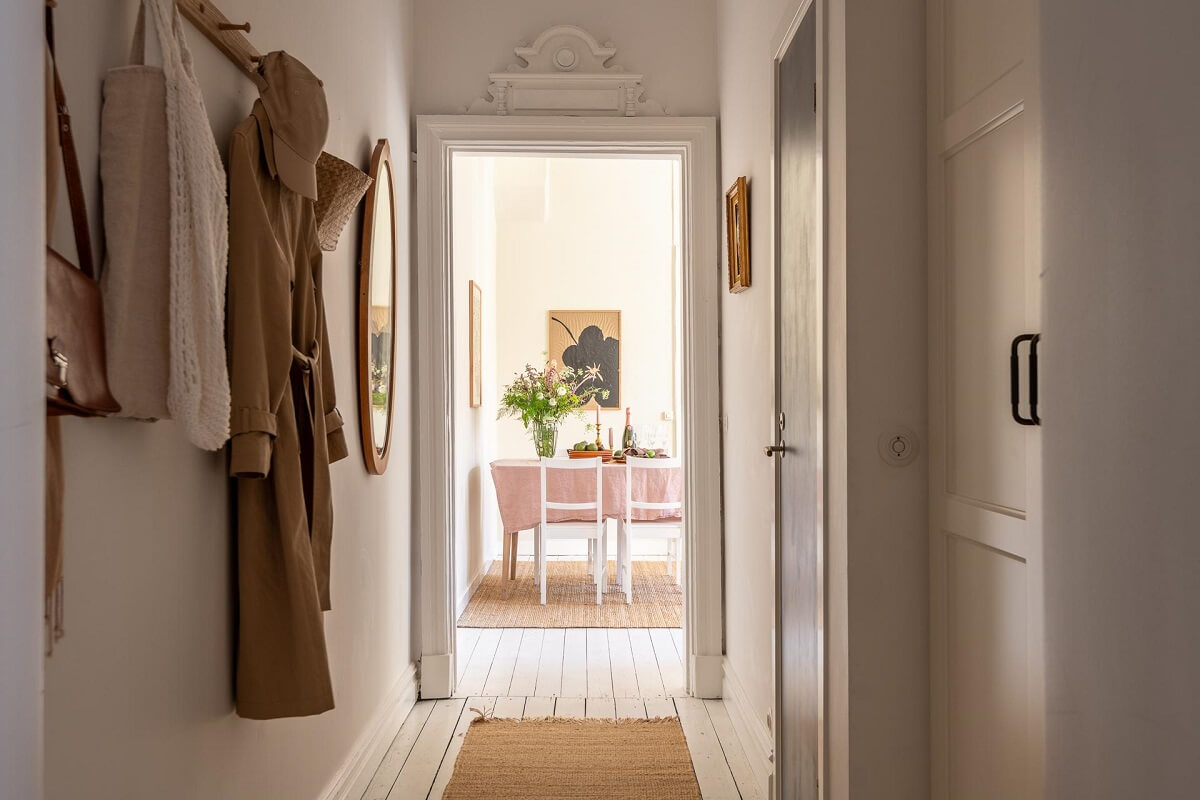 Warm, Neutral Colors in a Lovely Swedish Apartment 17 hallway Warm, Neutral Colors in a Lovely Swedish Apartment