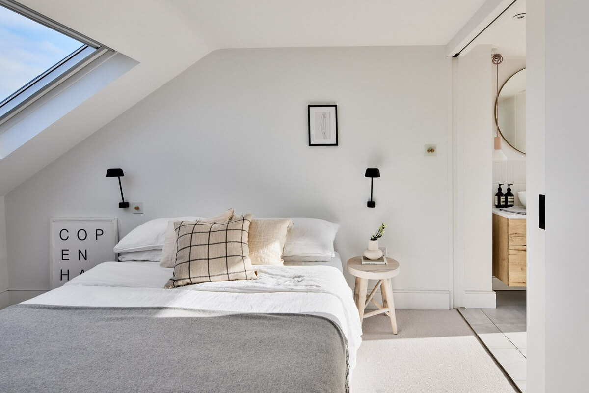Light and Modern Spaces in an Award-Winning London House 17 light attic bedroom