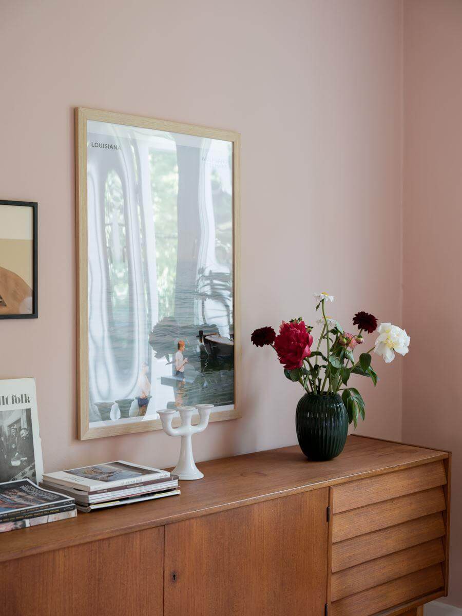 A Beautiful Renovated Maisonette Home with a Calm Color Palette 18 midcentury console