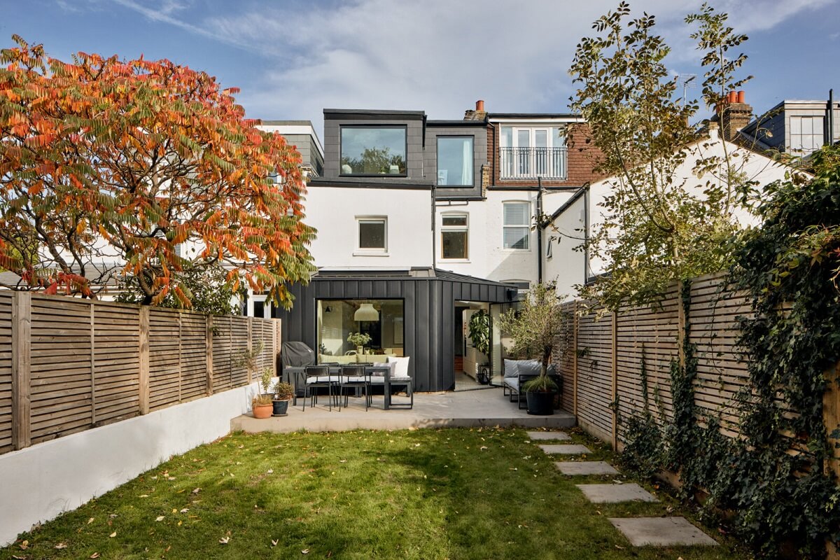 Light and Modern Spaces in an Award-Winning London House 22 modern garden Light and Modern Spaces in an Award-Winning London House