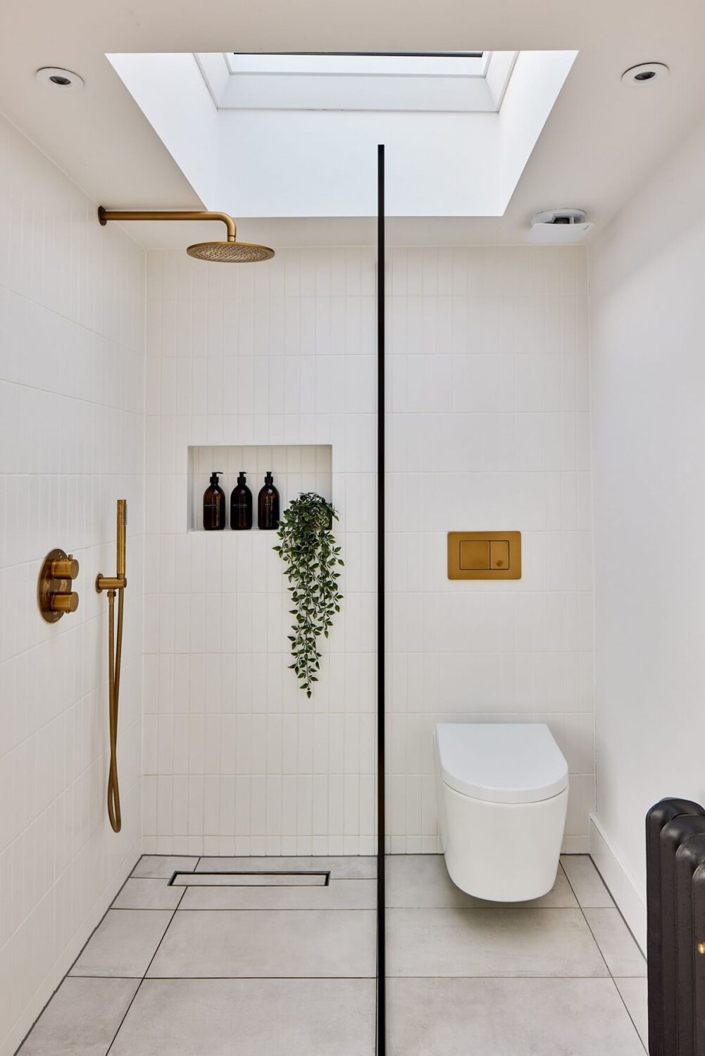 Light and Modern Spaces in an Award-Winning London House 20 small bathroom with skylight