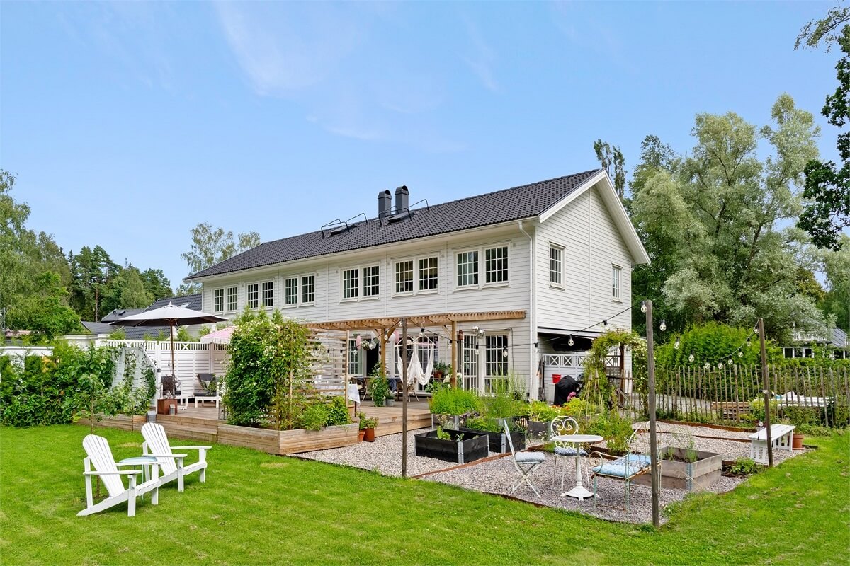 A Bright Open-Plan Swedish Home with a Pink Kitchen 29 white swedish home A Bright Open-Plan Swedish Home with a Pink Kitchen