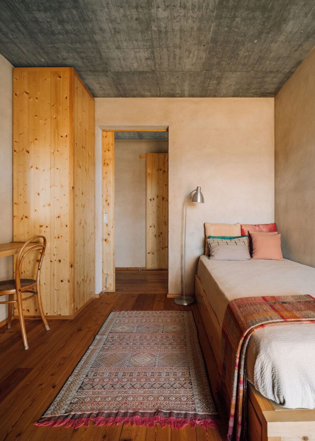 A Beautiful Artist Retreat Designed by Architect Bartolomeu Costa Cabral 6 FantasticFrankCasaEmTaipaLTA0151 A Beautiful Artist Retreat Designed by Architect Bartolomeu Costa Cabral