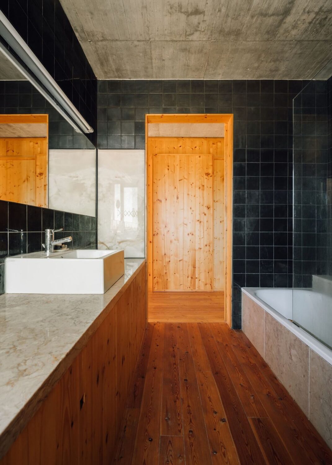 A Beautiful Artist Retreat Designed by Architect Bartolomeu Costa Cabral 7 FantasticFrankCasaEmTaipaLTA0254 A Beautiful Artist Retreat Designed by Architect Bartolomeu Costa Cabral