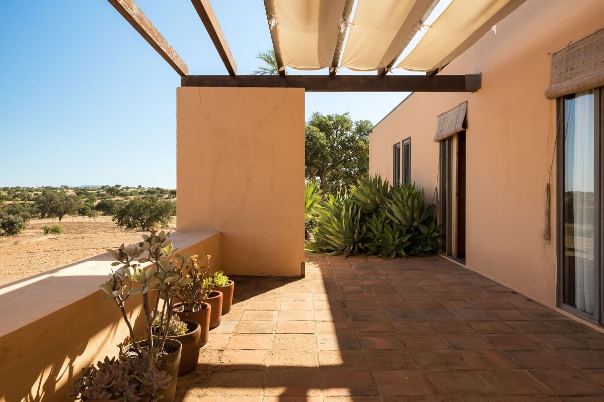 A Beautiful Artist Retreat Designed by Architect Bartolomeu Costa Cabral 19 FantasticFrankCasaEmTaipaLTA0587 A Beautiful Artist Retreat Designed by Architect Bartolomeu Costa Cabral