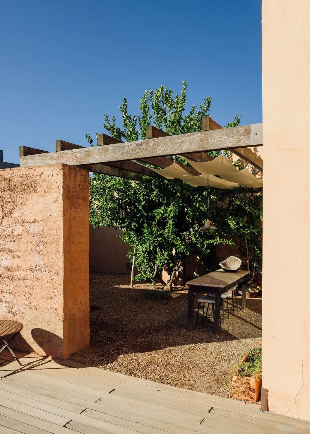 A Beautiful Artist Retreat Designed by Architect Bartolomeu Costa Cabral 16 FantasticFrankCasaEmTaipaLTA0869 A Beautiful Artist Retreat Designed by Architect Bartolomeu Costa Cabral