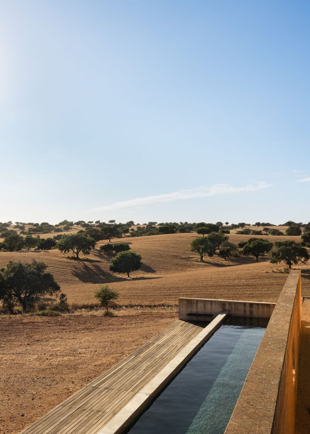 A Beautiful Artist Retreat Designed by Architect Bartolomeu Costa Cabral 18 FantasticFrankCasaEmTaipaLTA0956 A Beautiful Artist Retreat Designed by Architect Bartolomeu Costa Cabral
