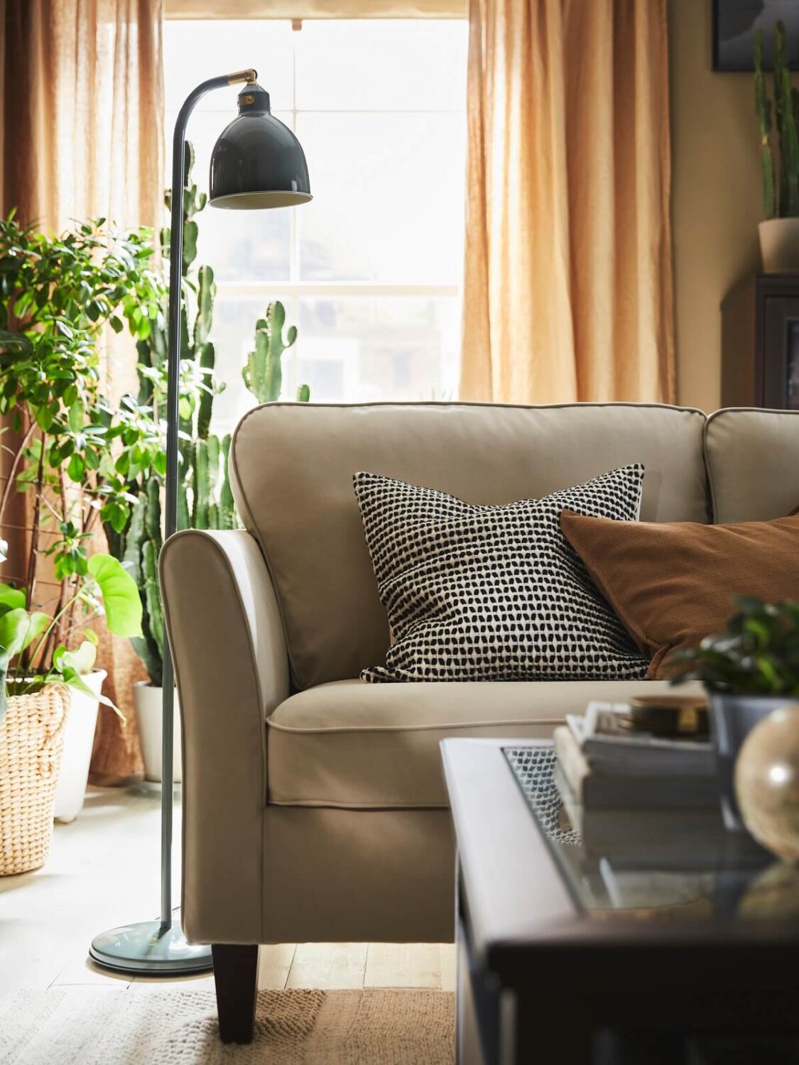 Discover IKEA's October Collection Inspired by Swedish Crafts 28 IKEA_EKHOLMA_sofa
