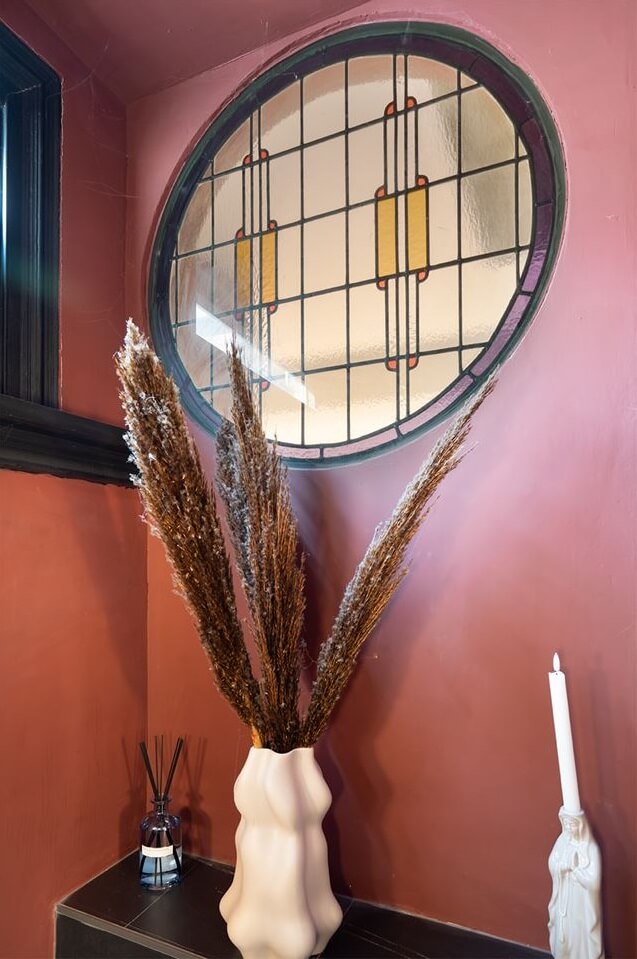 Rich Colors in a Charming Late 19th-Century Home in The Netherlands 15 bathroom detail