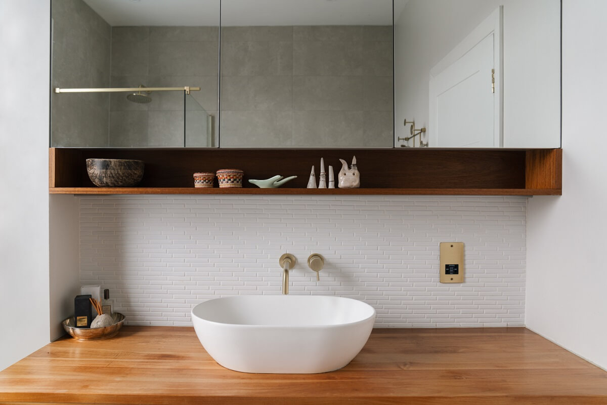 A Dark Blue Living Room in a Historic London Home 19 bathroom sink