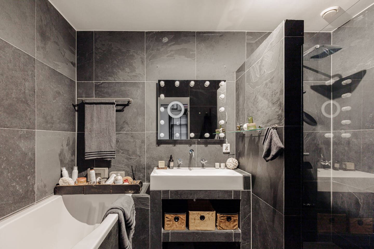 A Charming Apartment in a Historic Canal House 11 bathroom with shower and bath