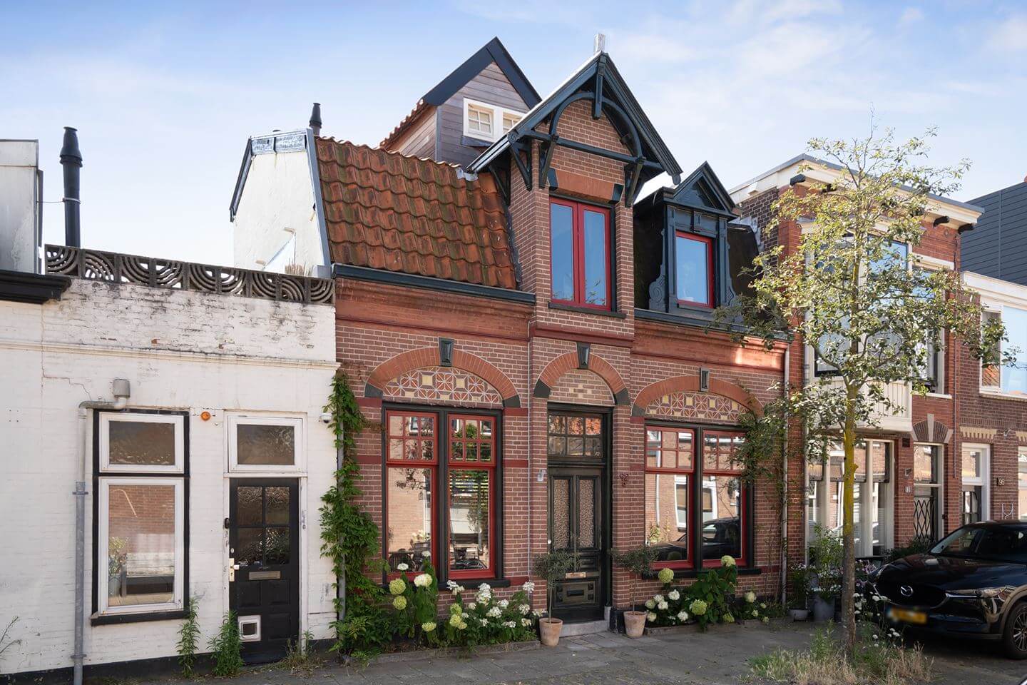 Rich Colors in a Charming Late 19th-Century Home in The Netherlands 29 charming historic home netherlands Rich Colors in a Charming Late 19th-Century Home in The Netherlands