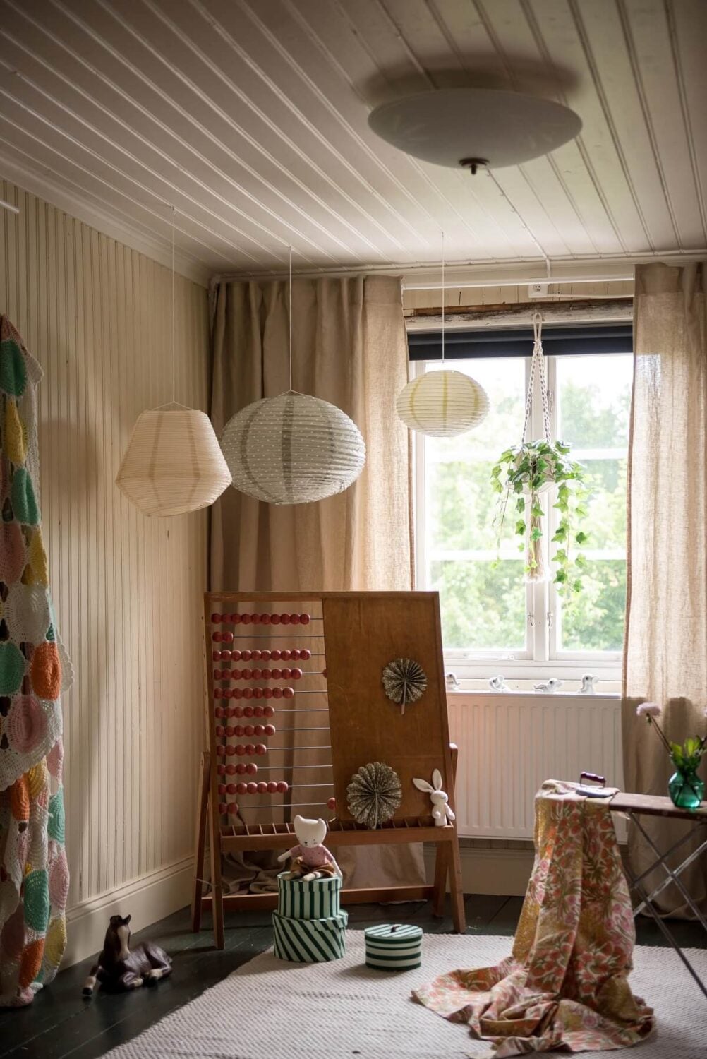 A Charming Country House with a Pink Dining Room and Wallpapers 26 childrens bedroom play area