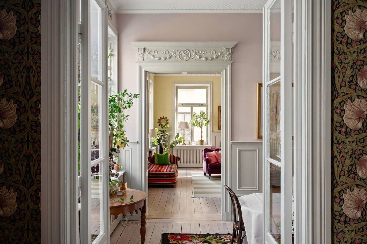 Bright, Spacious Rooms in a Classic Stockholm Apartment 1 classic stockholm apartment