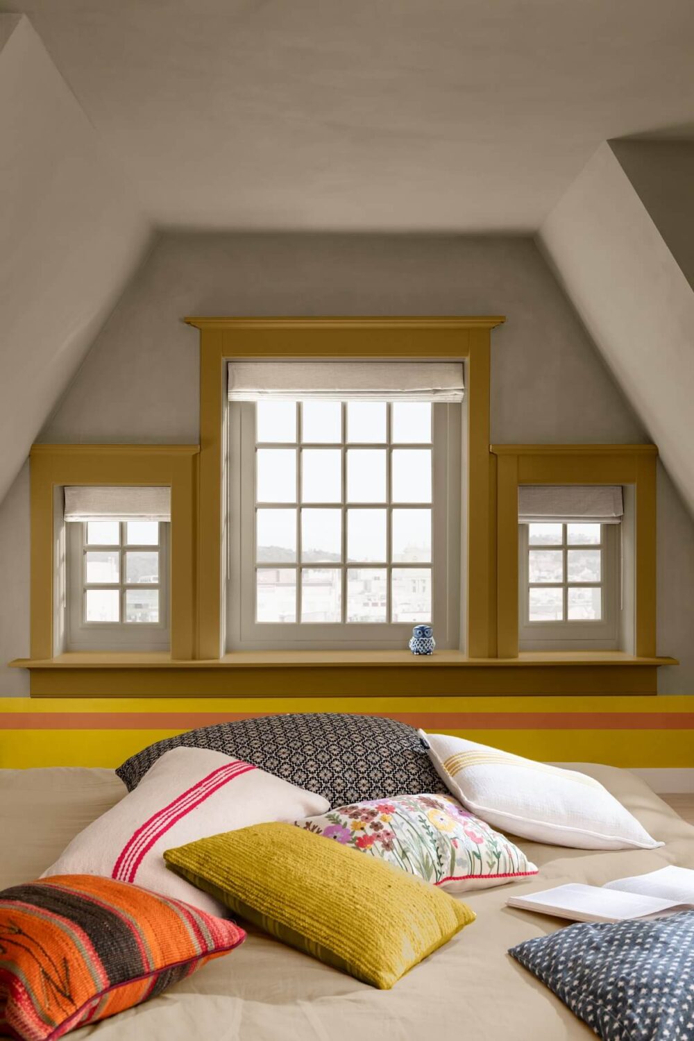 Dulux Colour of the Year 2025: True Joy 33 dulux-colour-of-the-year-2025-True-Joy-Pride sitting room
