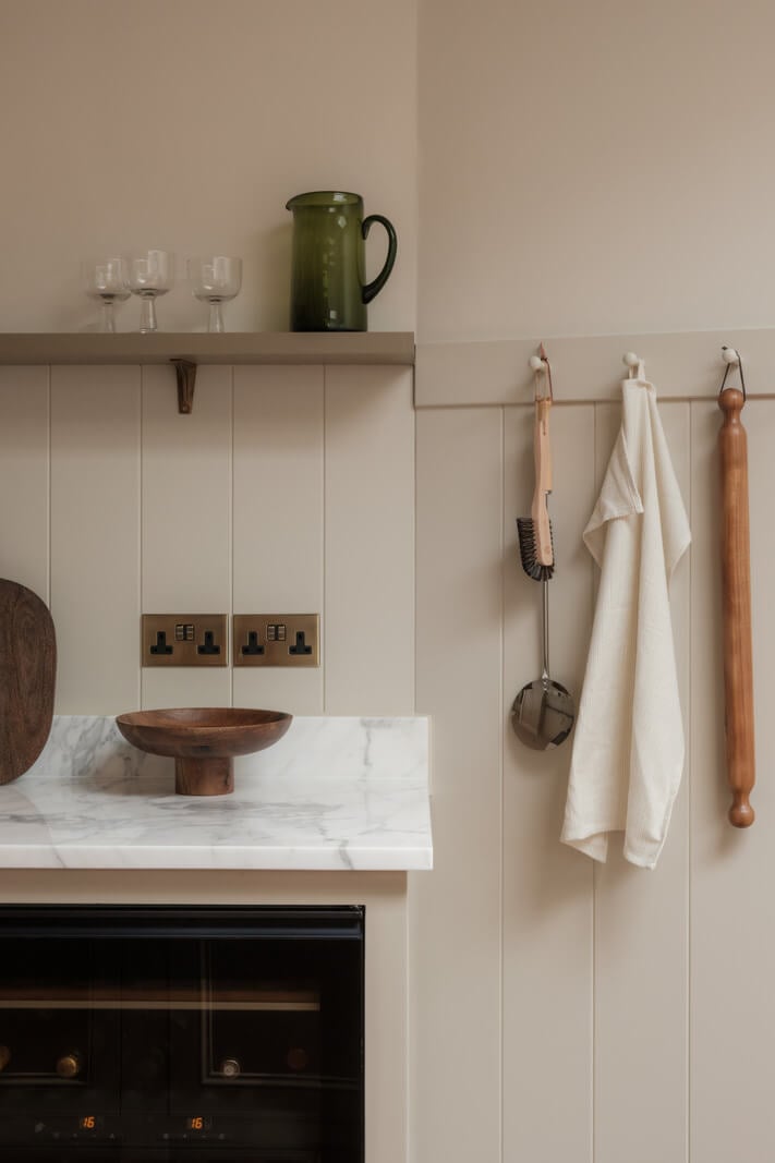 A Calm Color Palette and Warm Materials in a London Home 11 kitchen detail