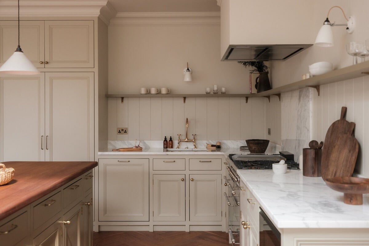 A Calm Color Palette and Warm Materials in a London Home 9 light gray ktichen