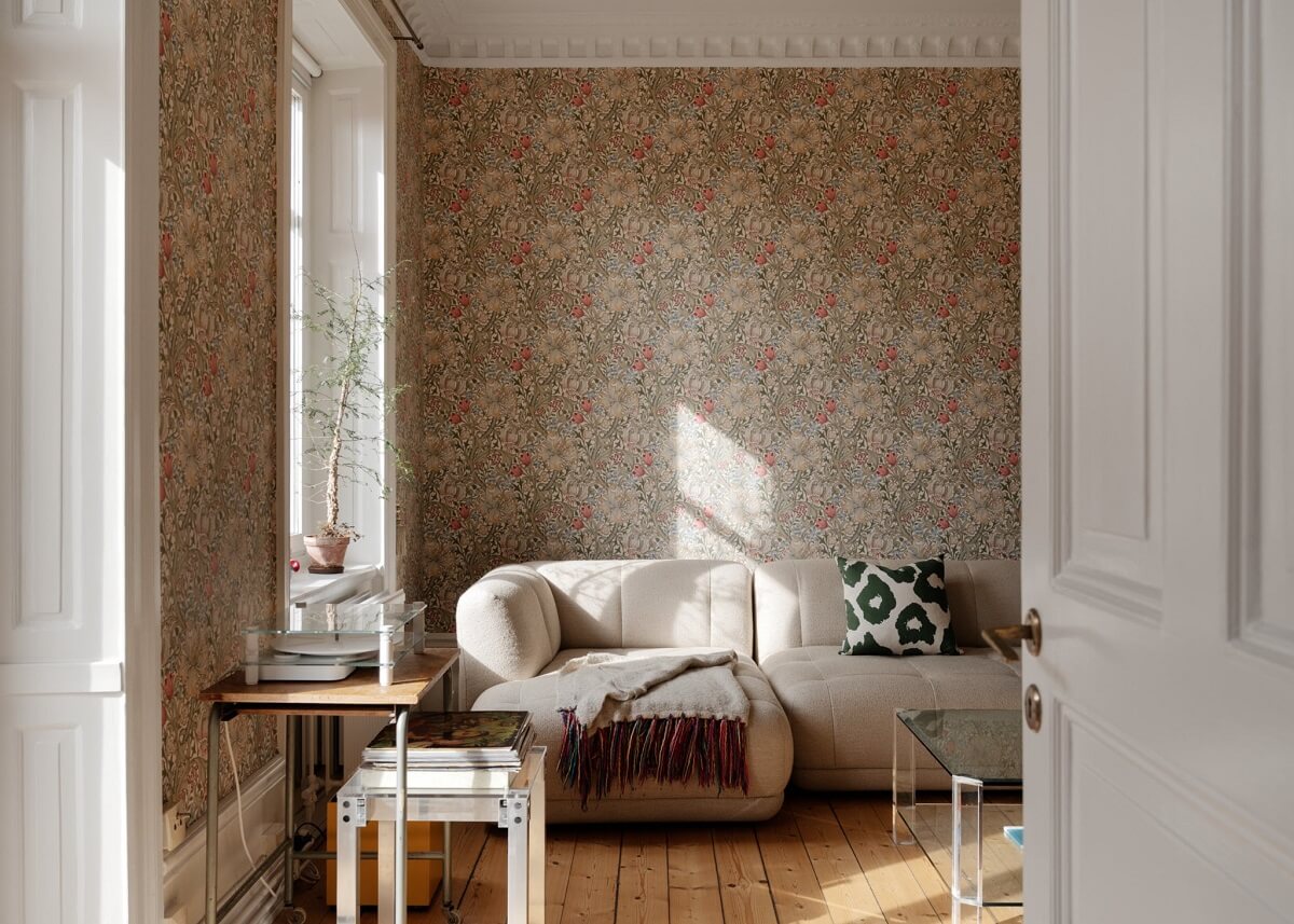 An Apartment with William Morris Wallpaper and a Dull Plum Bedroom 11 living room natural light william morris golden lilly wallpaper nordroom