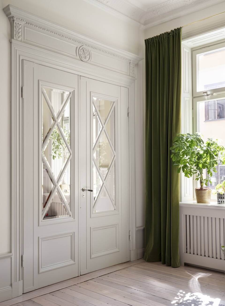 Bright, Spacious Rooms in a Classic Stockholm Apartment 8 original double doors