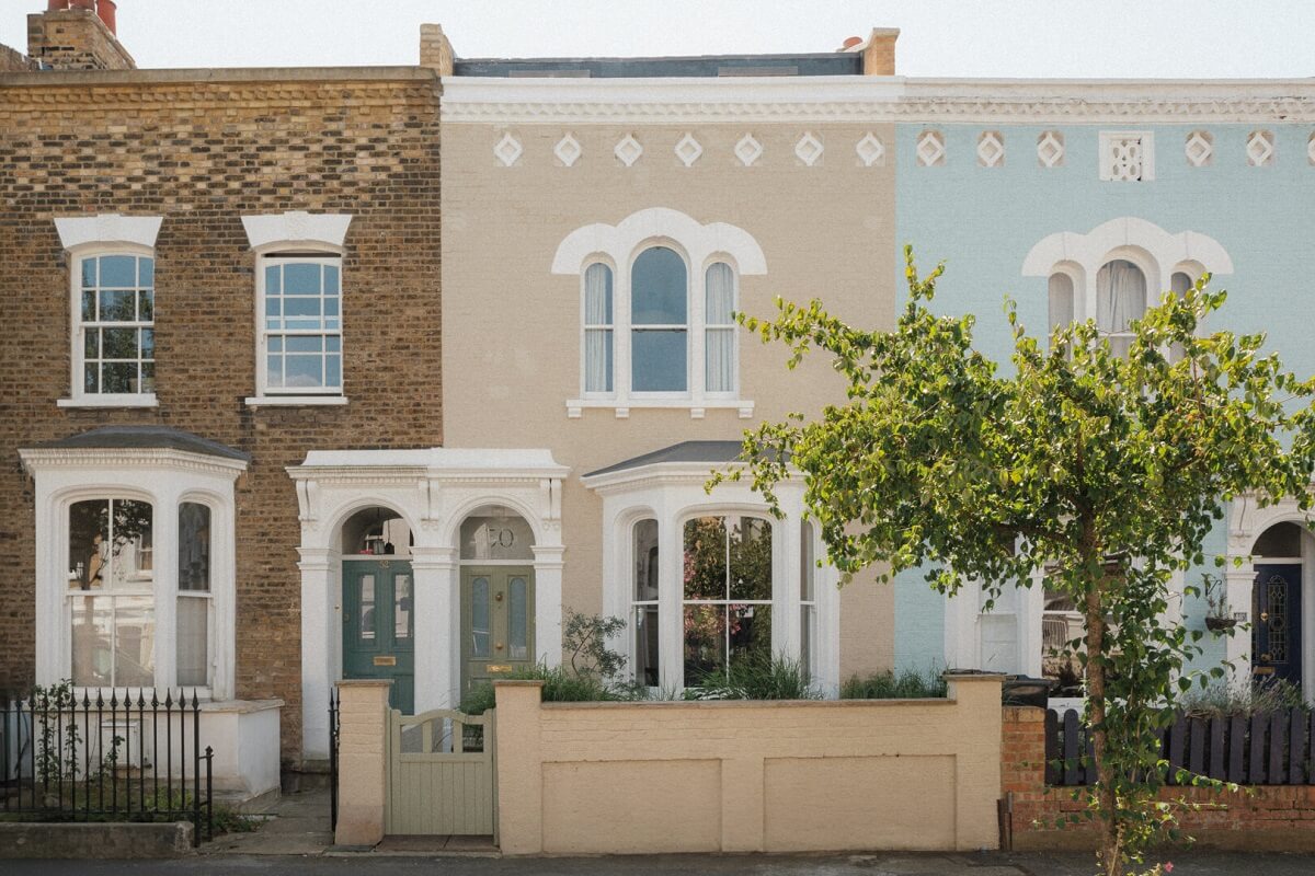 A Soft and Natural Color Palette in a Victorian Home 24 pastel colored london houses