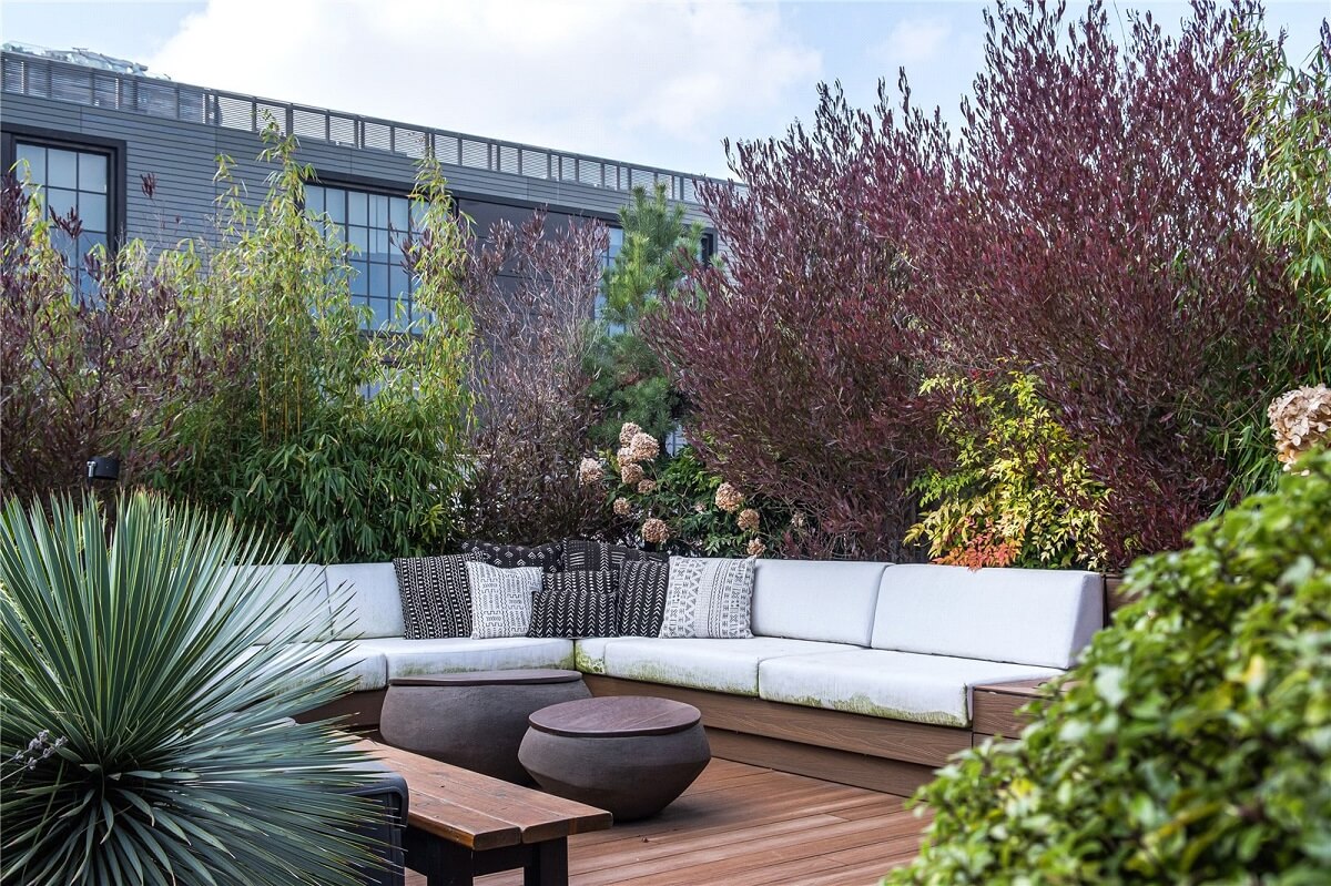 Best of 2024: Balconies and Gardens 26 roof terrace surrounded by plants