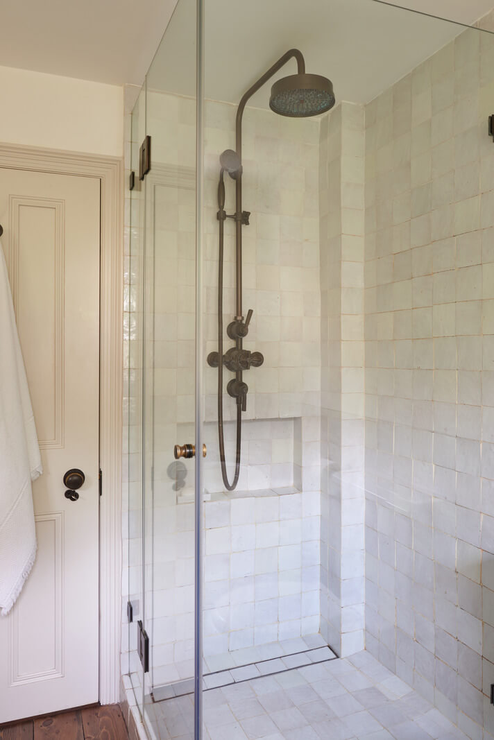 A Luxurious Two-Bedroom Maisonette in Primrose Hill 19 shower
