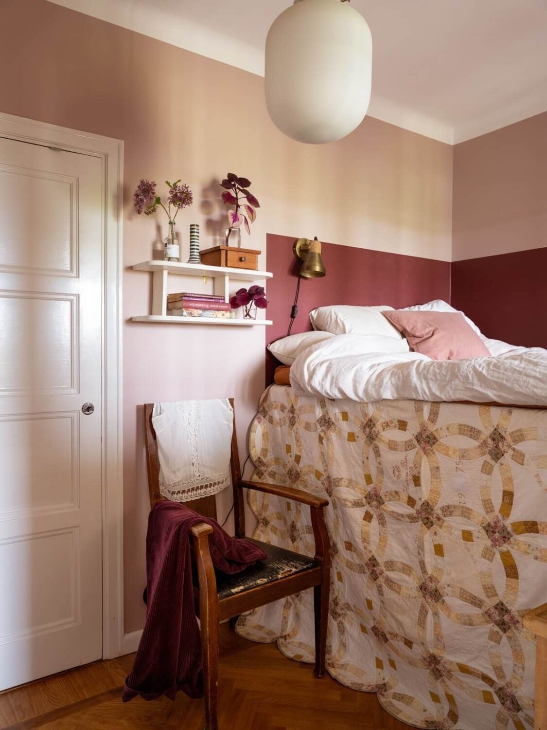 A Small Apartment with an Ochre Yellow Kitchen 16 small bedroom with two tone wall and raised bed