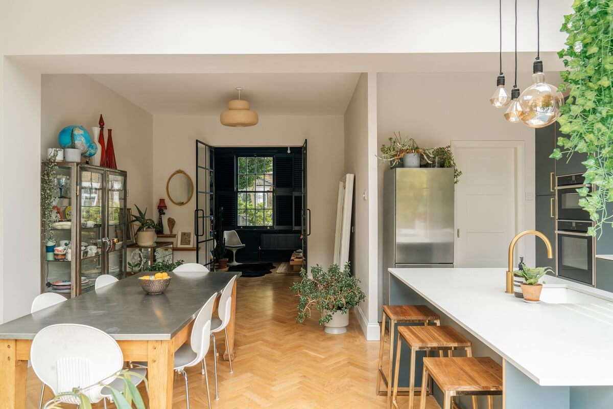 A Dark Blue Living Room in a Historic London Home 12 spacious living kitchen