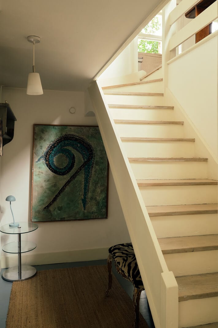 A One-Bedroom Maisonette with a Garden in London 13 staircase