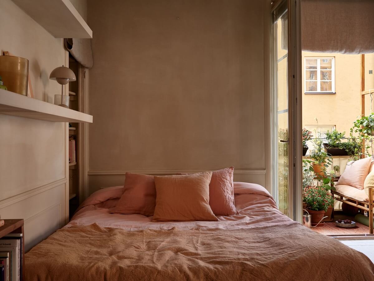 A Studio Apartment with Plaster Walls and a Walnut Kitchen 7 studio apartment with plaster walls