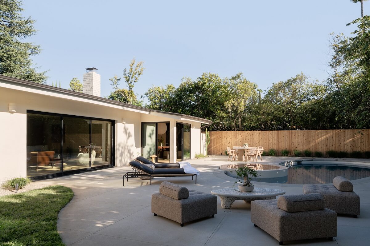Nature-Inspired Elements and Contemporary Design in a Midcentury Home 32 16632 Park Lane Circle - Evan Ramzi - MLS-28